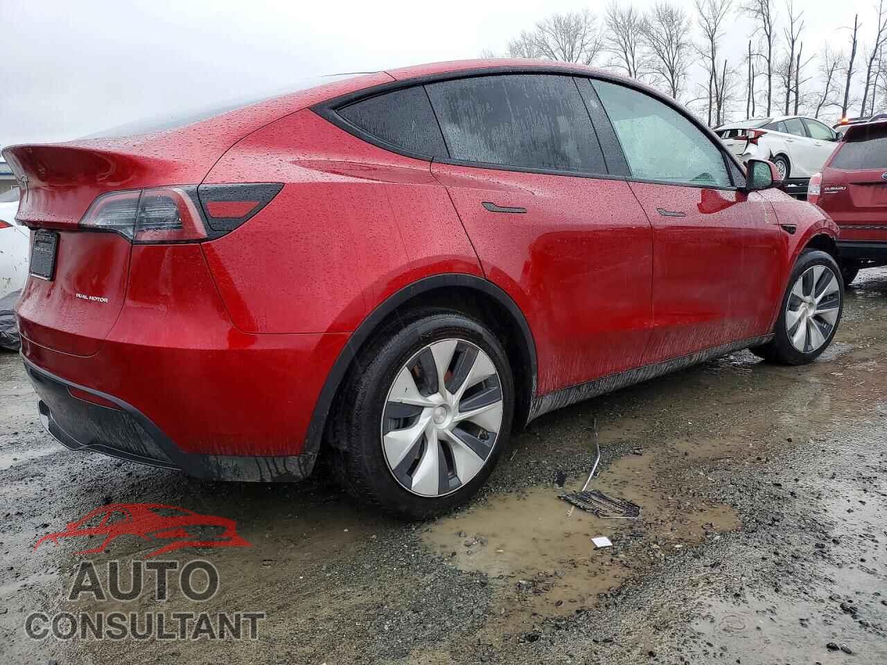 TESLA MODEL Y 2024 - 7SAYGAEE1RF001992