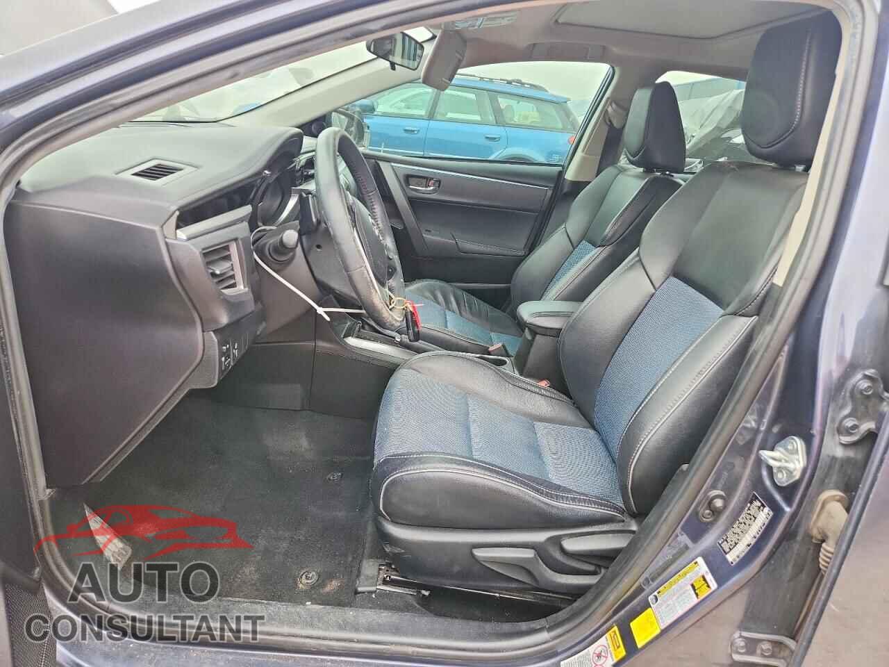 TOYOTA COROLLA 2015 - 5YFBURHE7FP310100