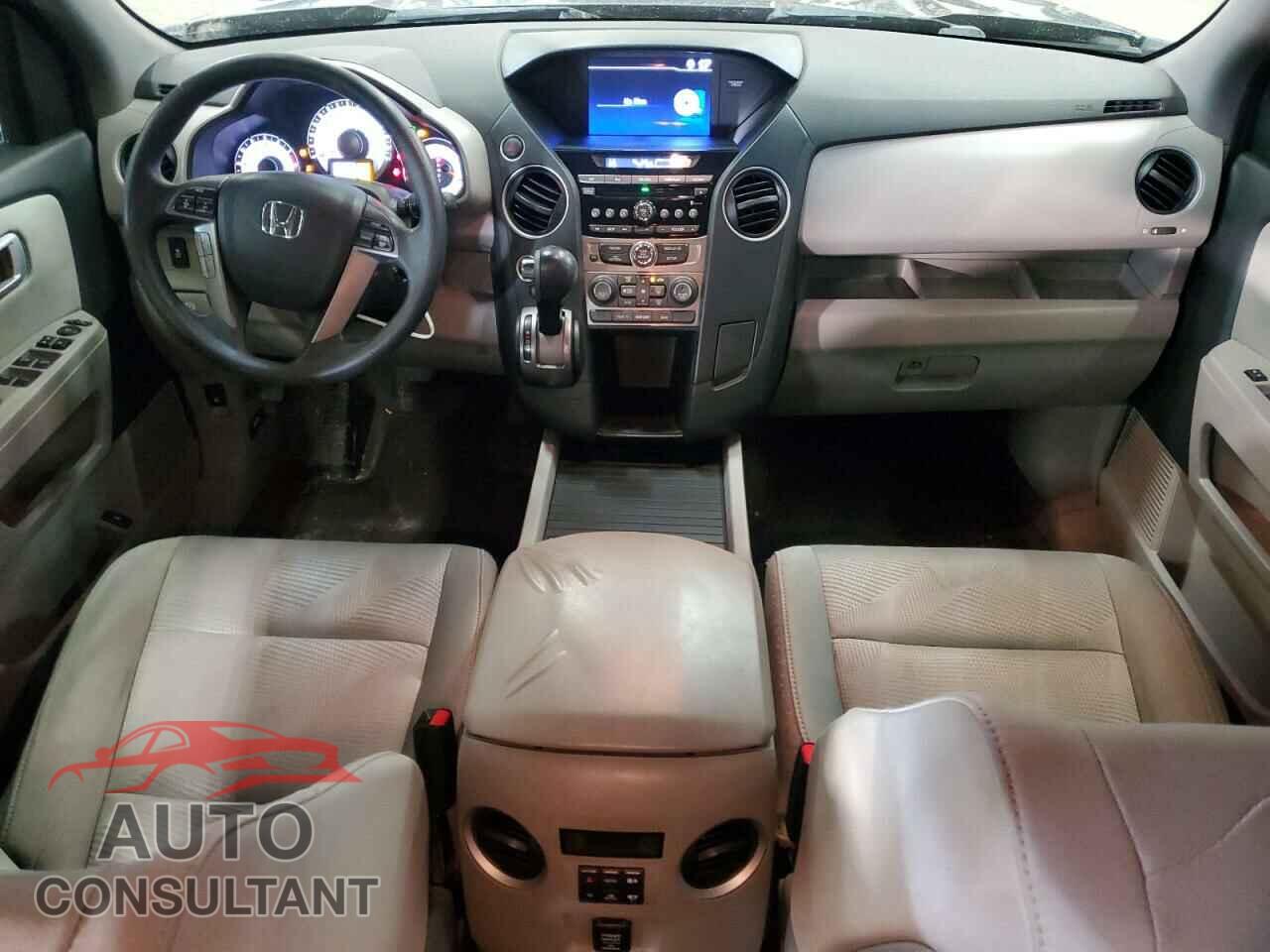 HONDA PILOT 2015 - 5FNYF4H28FB011384