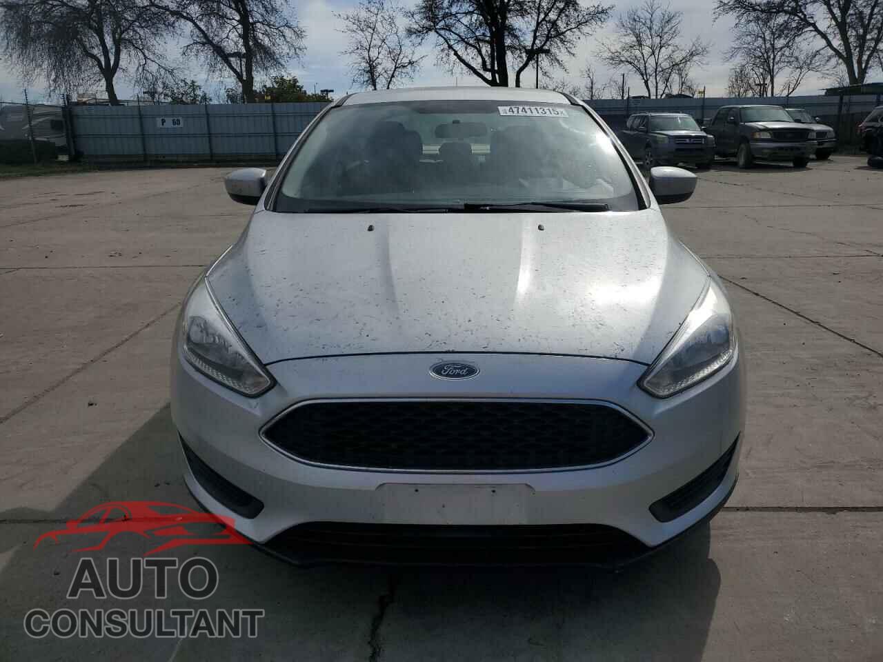 FORD FOCUS 2018 - 1FADP3FE3JL261145