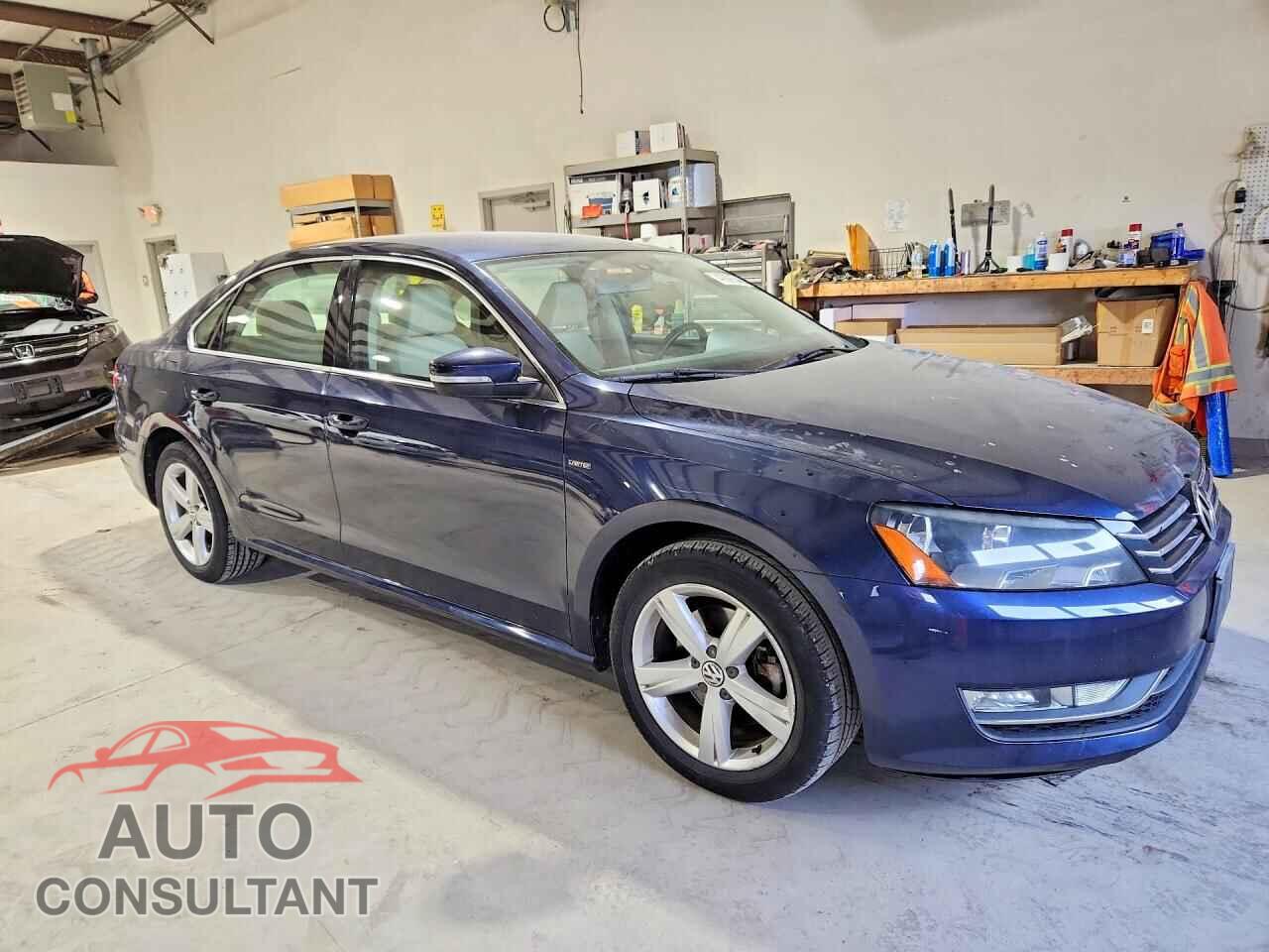 VOLKSWAGEN PASSAT 2015 - 1VWAT7A32FC108931