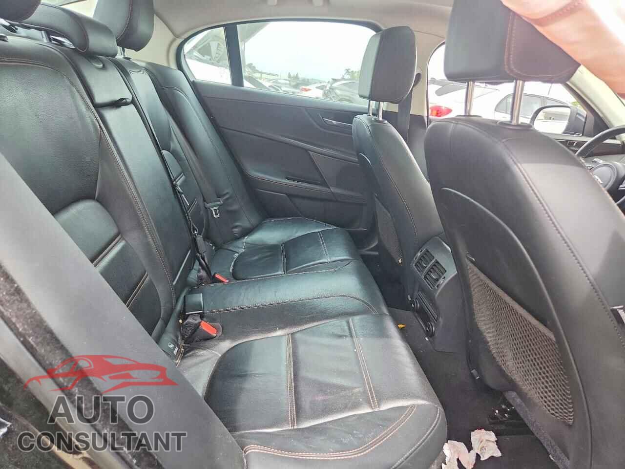 JAGUAR XE 2017 - SAJAE4BV7HA962955