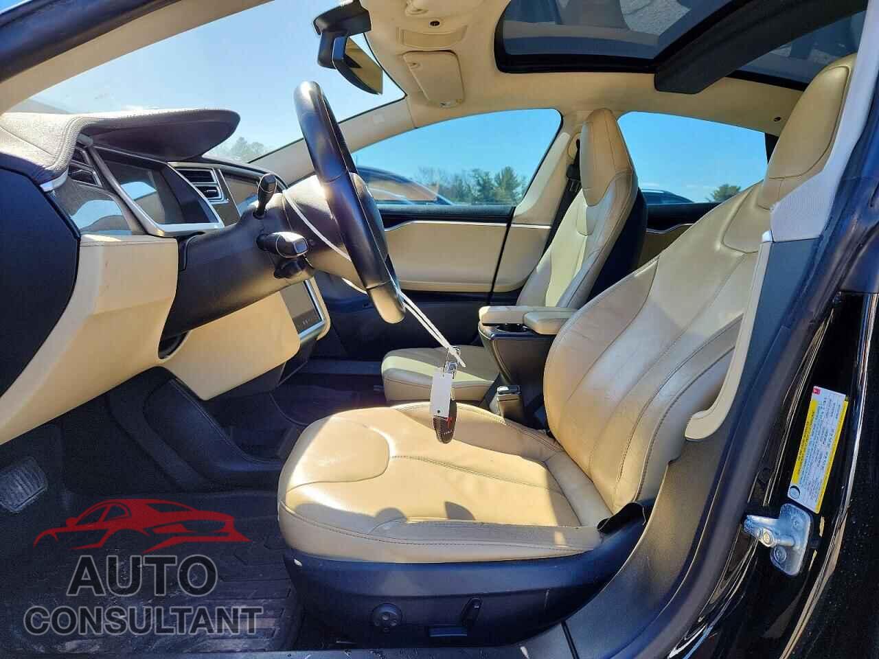 TESLA MODEL S 2013 - 5YJSA1CG0DFP17672
