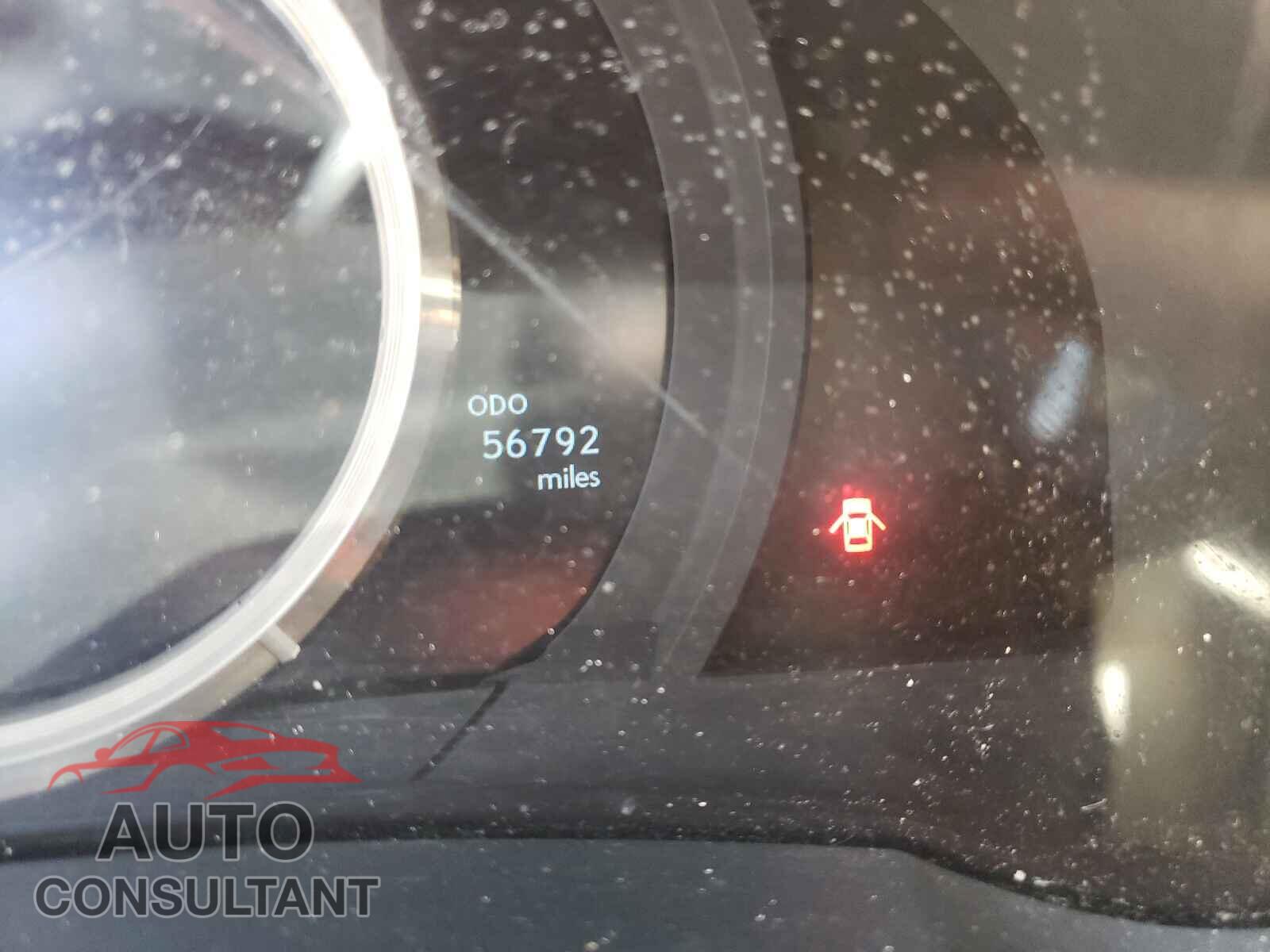 LEXUS IS 2017 - JTHBA1D26H5050471