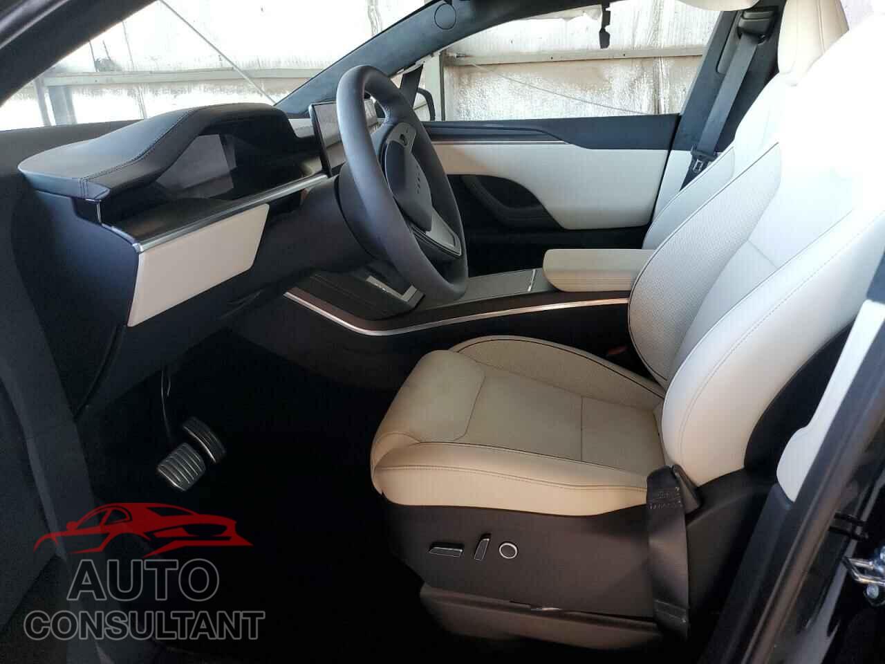 TESLA MODEL X 2024 - 7SAXCBE62RF460115