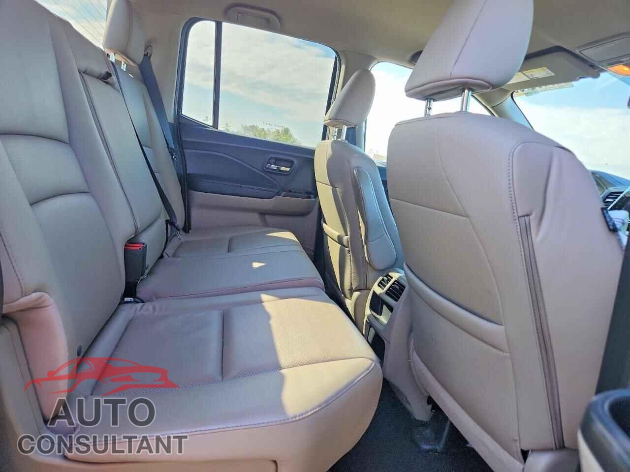 HONDA RIDGELINE 2018 - 5FPYK3F60JB009401