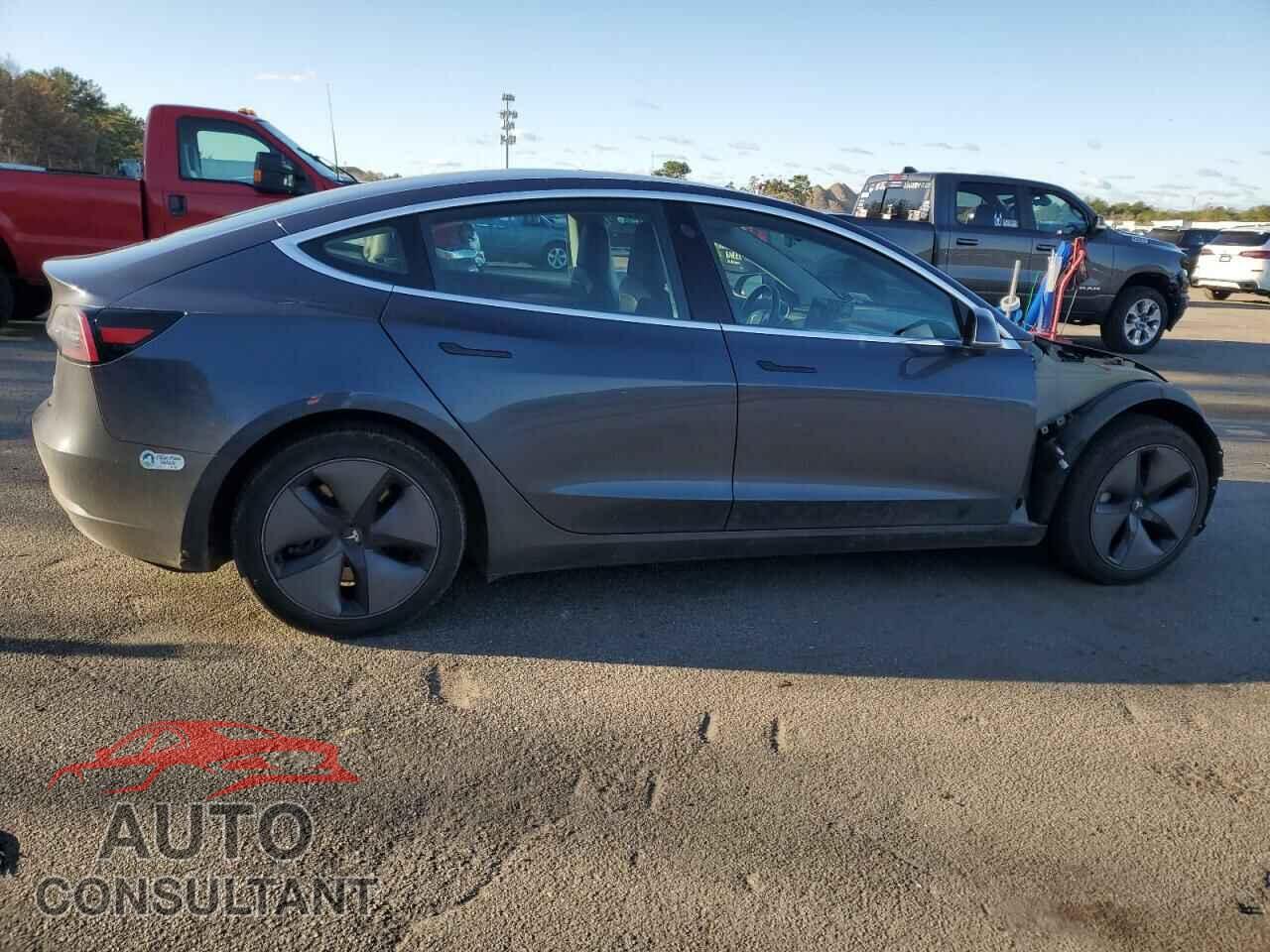 TESLA MODEL 3 2019 - 5YJ3E1EB8KF208579