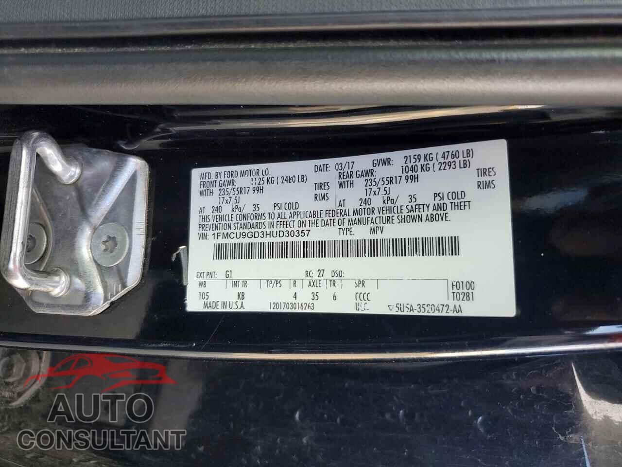 FORD ESCAPE 2017 - 1FMCU9GD3HUD30357