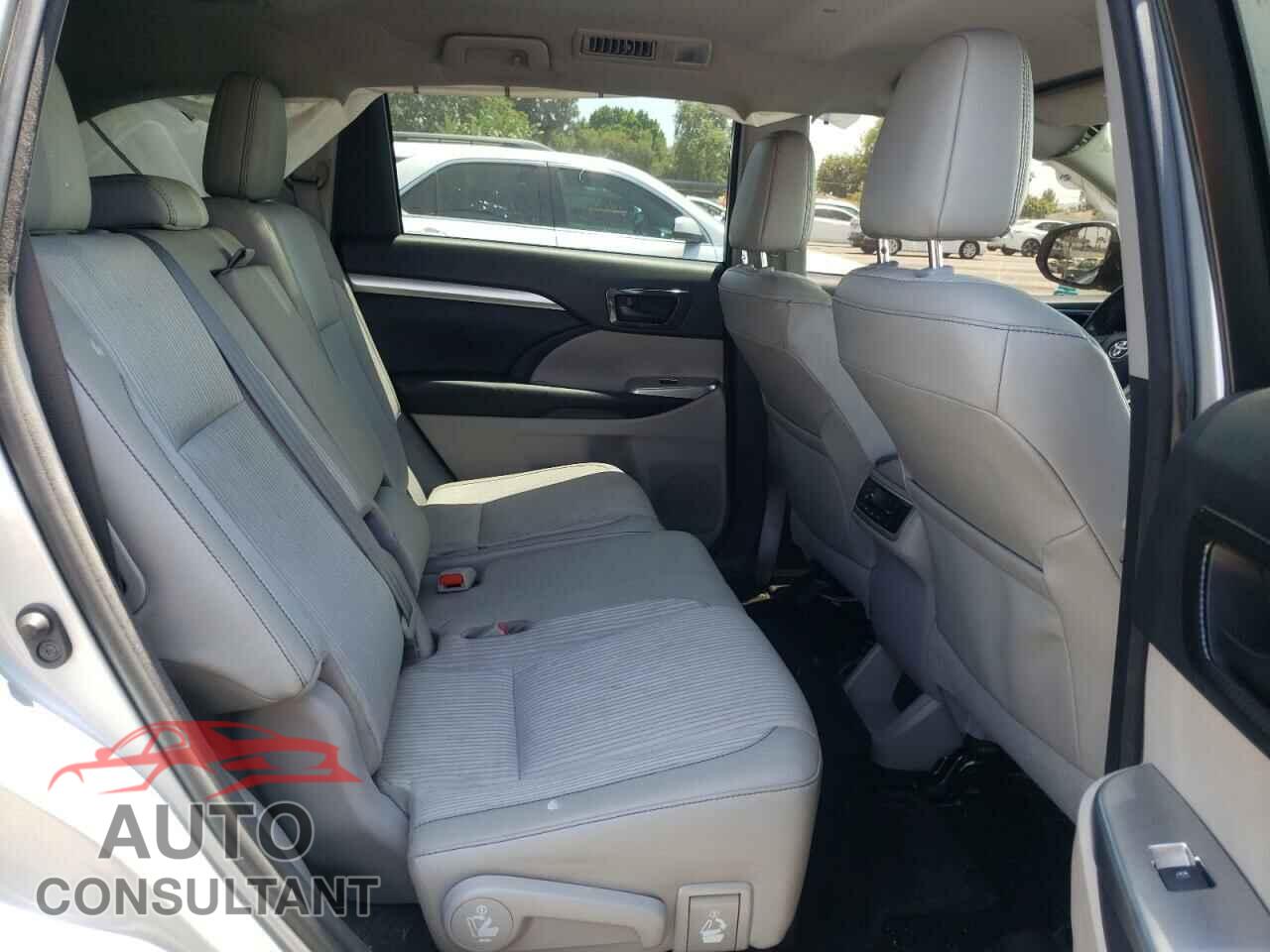 TOYOTA HIGHLANDER 2017 - 5TDZZRFH3HS192117