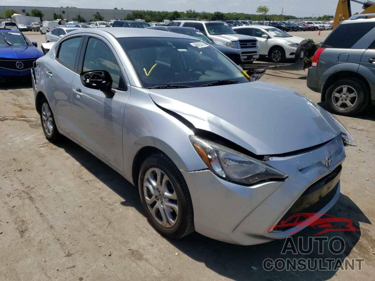 TOYOTA YARIS 2017 - 3MYDLBYV5HY162777