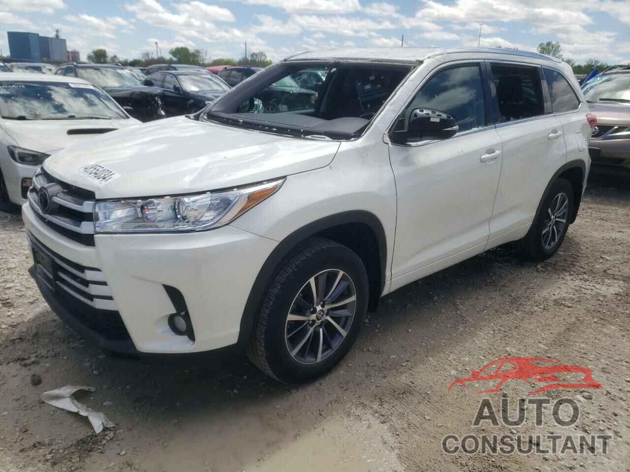 TOYOTA HIGHLANDER 2018 - 5TDJZRFH8JS560052