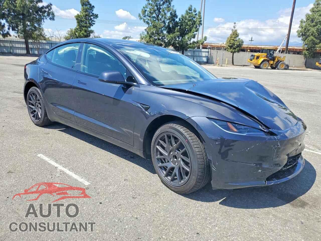 TESLA MODEL 3 2026 - 5YJ3E1EA4TF145621