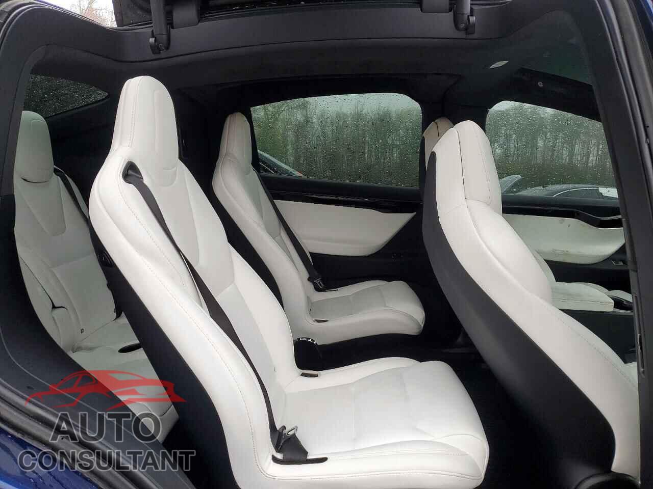 TESLA MODEL X 2019 - 5YJXCBE28KF198715