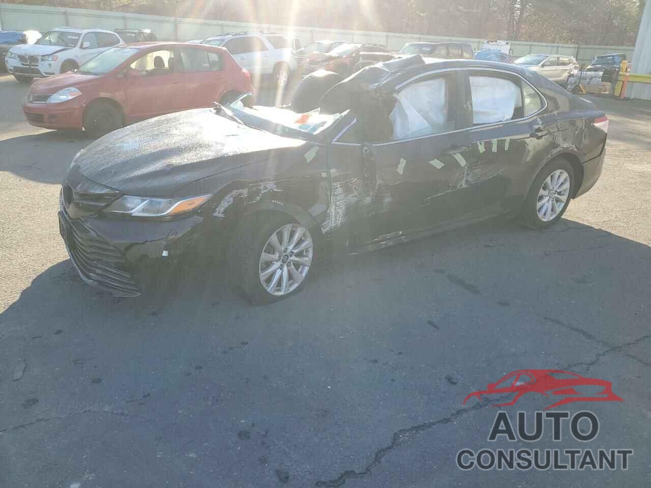 TOYOTA CAMRY 2018 - 4T1B11HK0JU141772