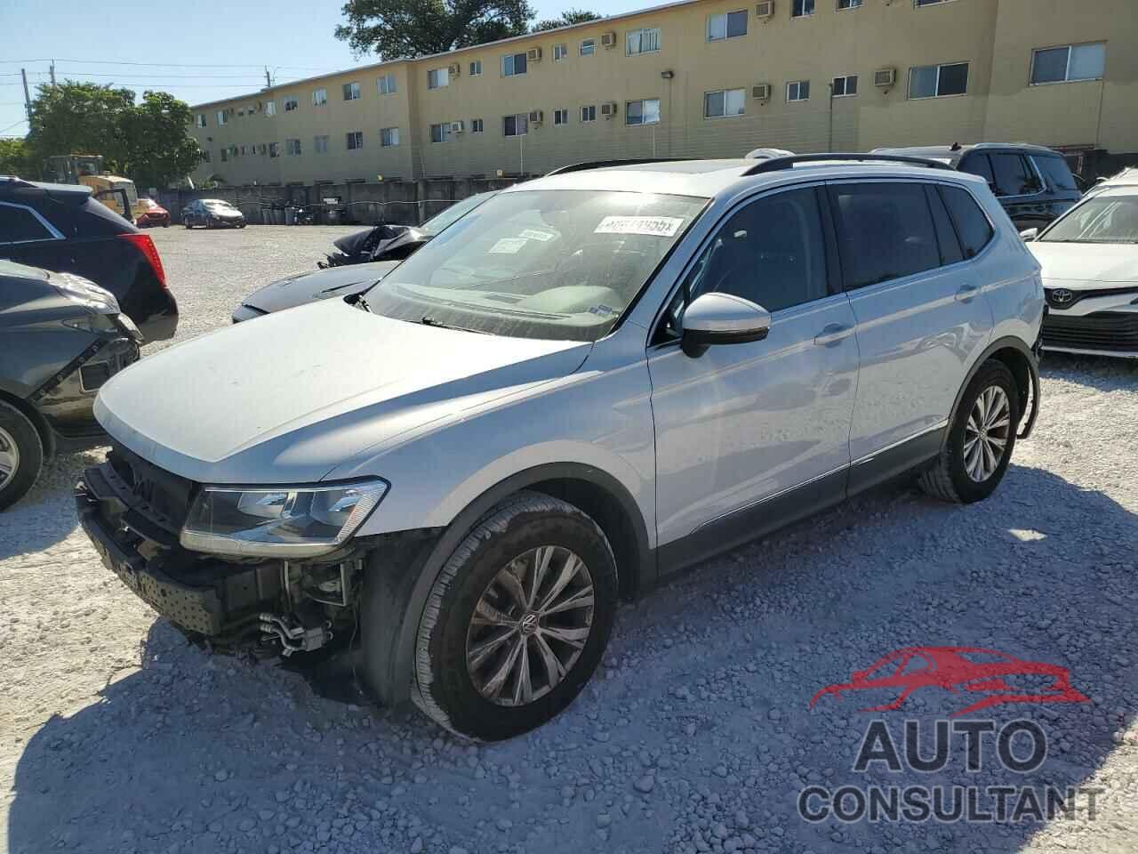 VOLKSWAGEN TIGUAN 2018 - 3VV3B7AX9JM157490