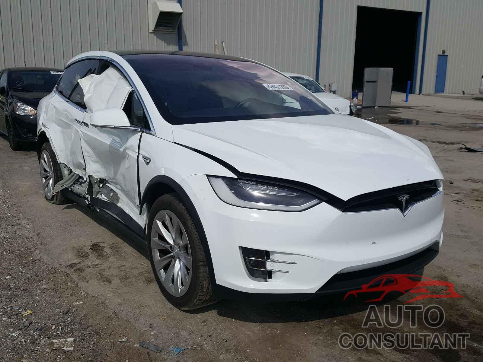 TESLA MODEL X 2016 - 5YJXCBE20GF020109