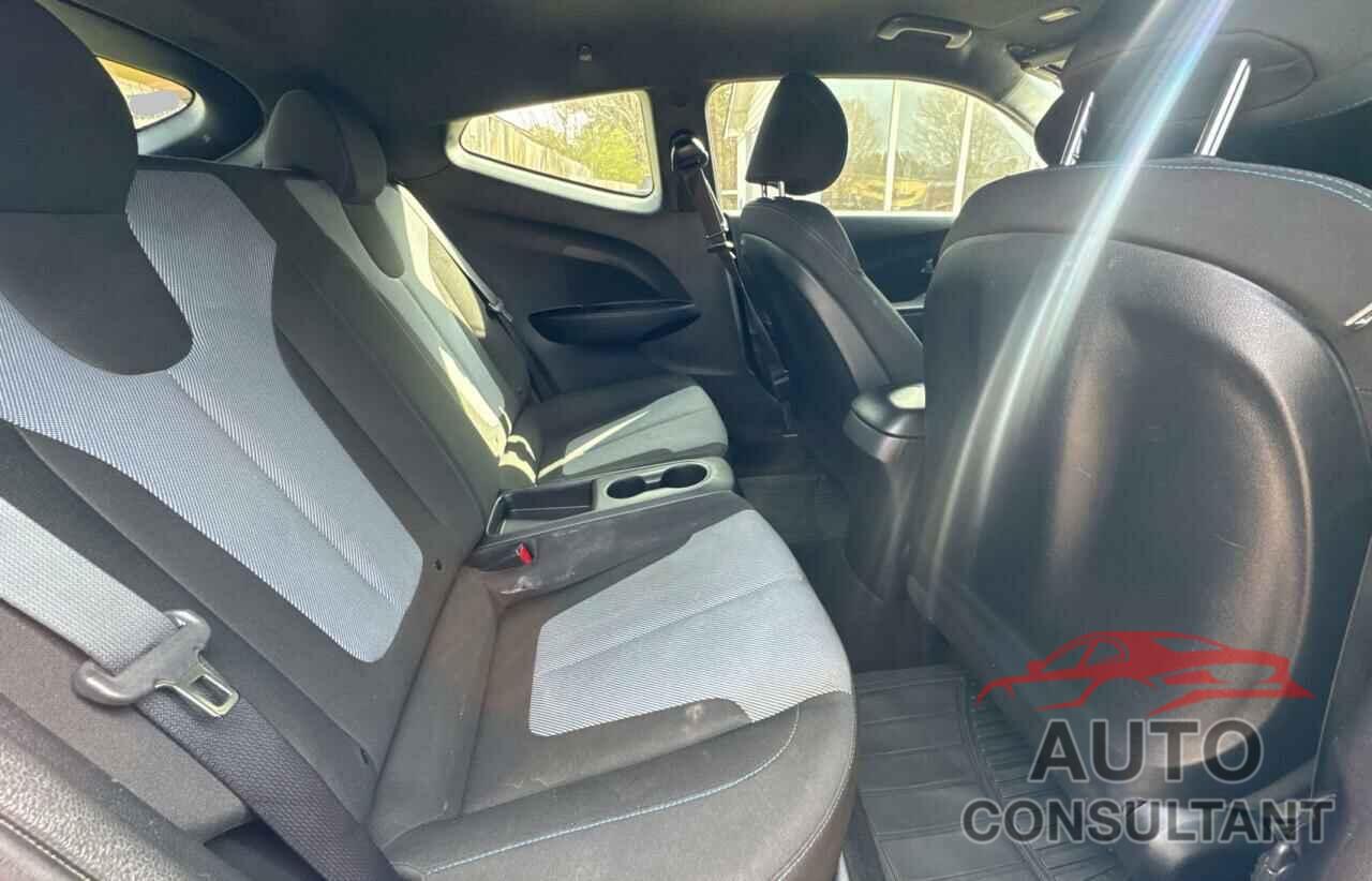 HYUNDAI VELOSTER 2019 - KMHTG6AF8KU017568