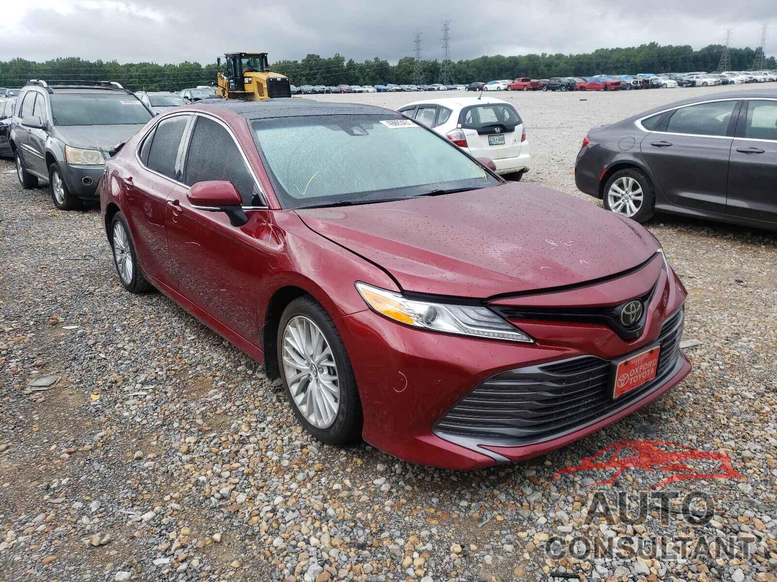 TOYOTA CAMRY 2018 - 4T1B11HK6JU619404