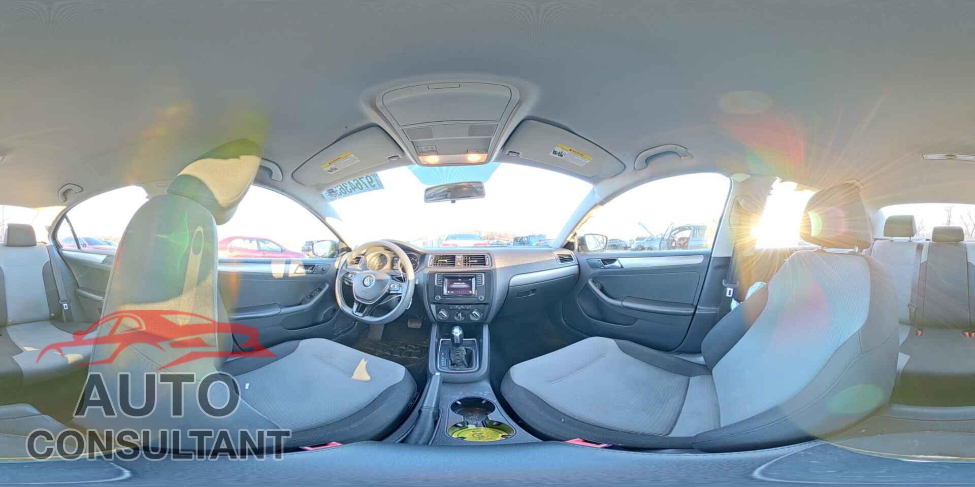 VOLKSWAGEN JETTA 2018 - 3VW2B7AJ4JM210700
