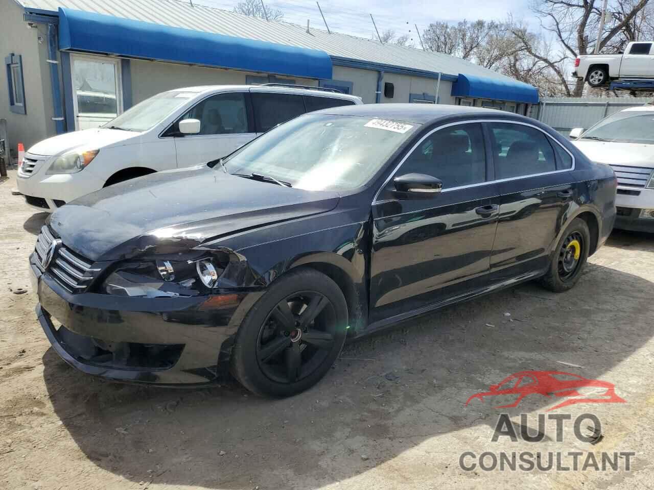 VOLKSWAGEN PASSAT 2013 - 1VWBH7A35DC117108