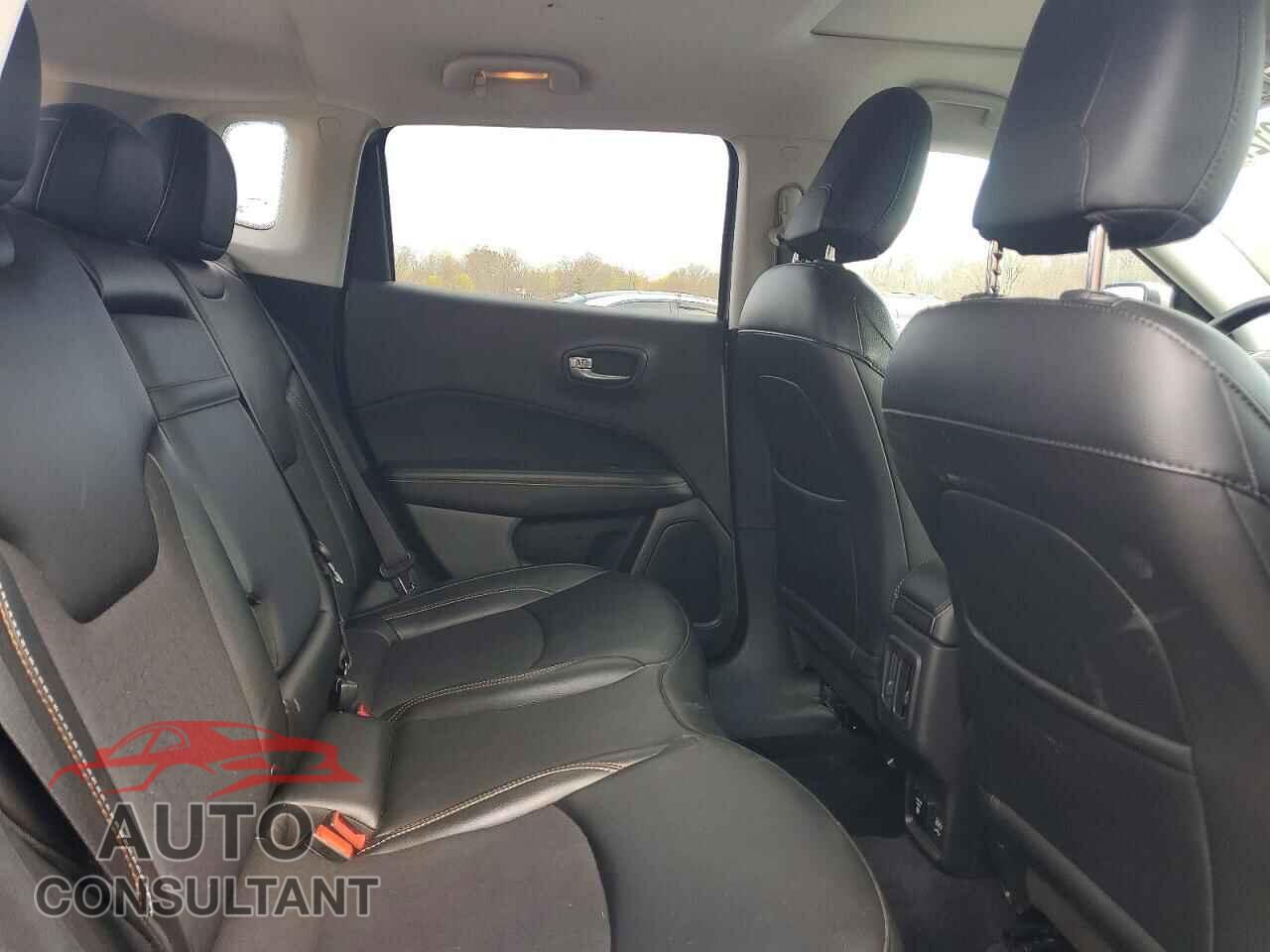 JEEP COMPASS 2019 - 3C4NJDBB9KT729211