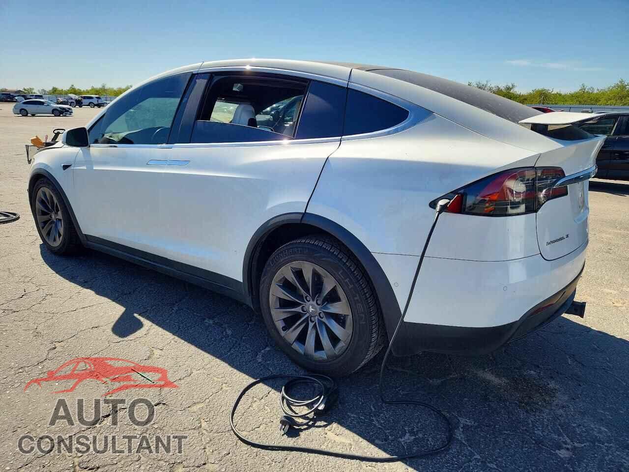 TESLA MODEL X 2017 - 5YJXCBE28HF061203