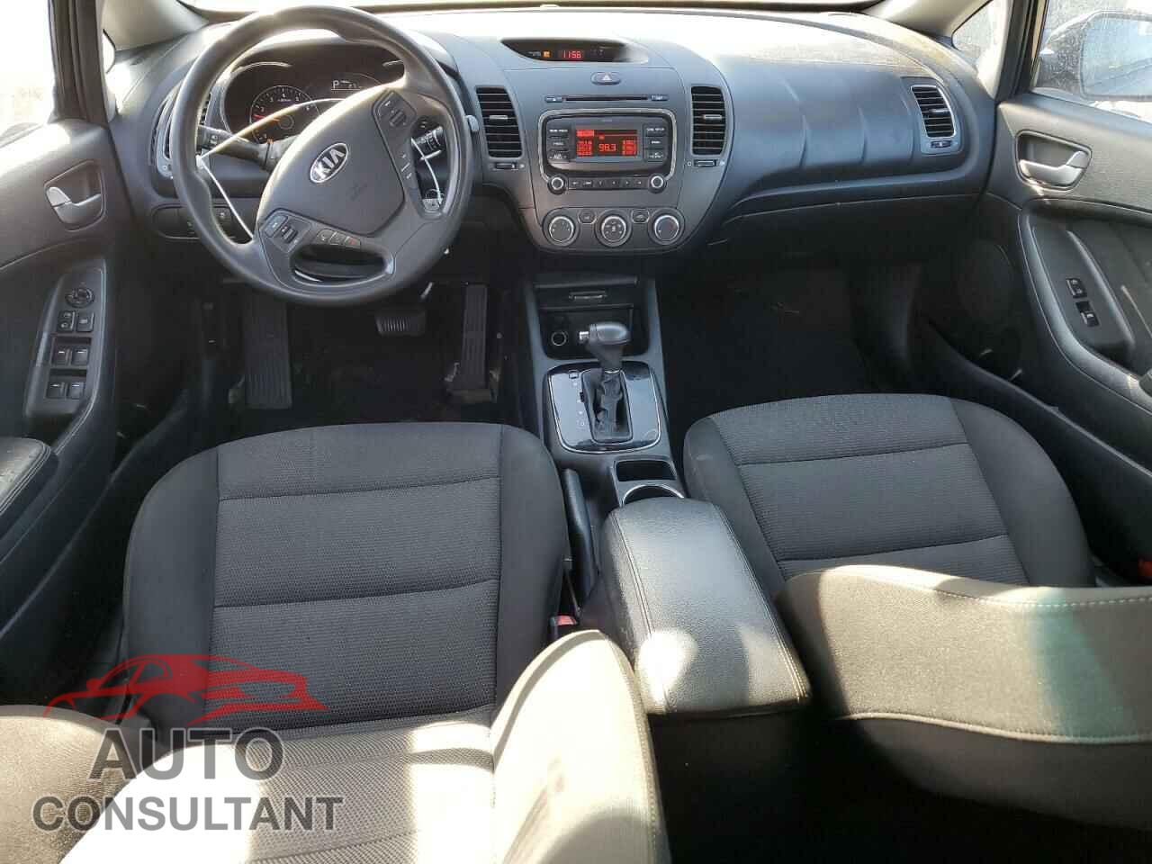 KIA FORTE 2017 - KNAFK5A80H5667376
