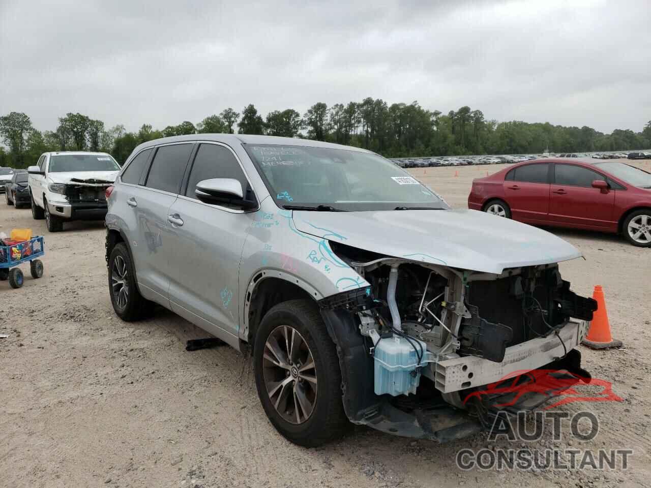 TOYOTA HIGHLANDER 2018 - 5TDZARFH0JS033486