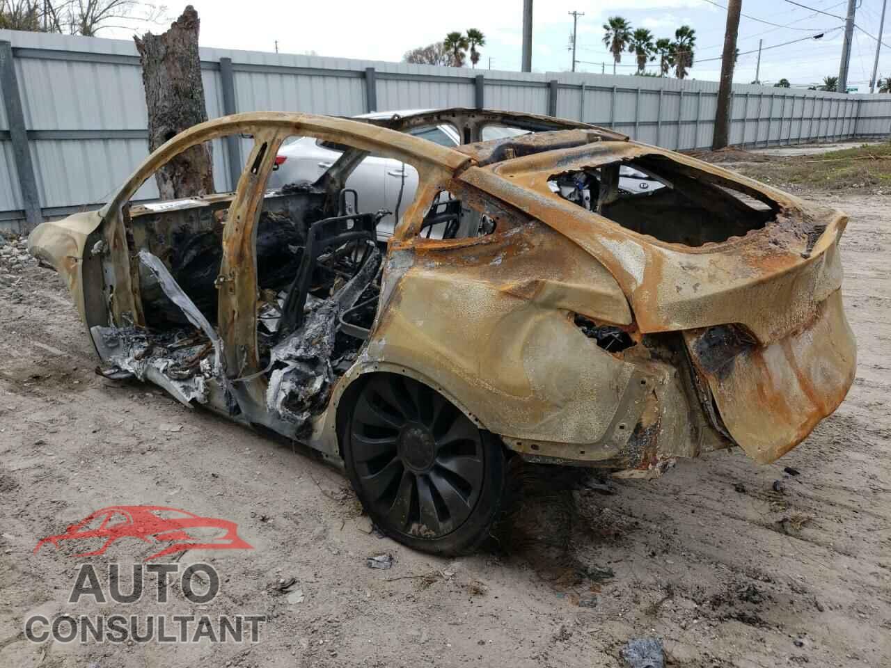 TESLA MODEL Y 2022 - 7SAYGDEF4NF318654