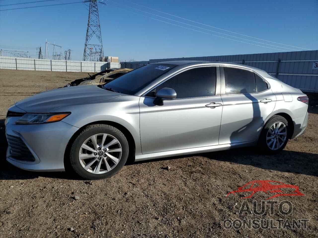 TOYOTA CAMRY 2021 - 4T1R11AK2MU451094