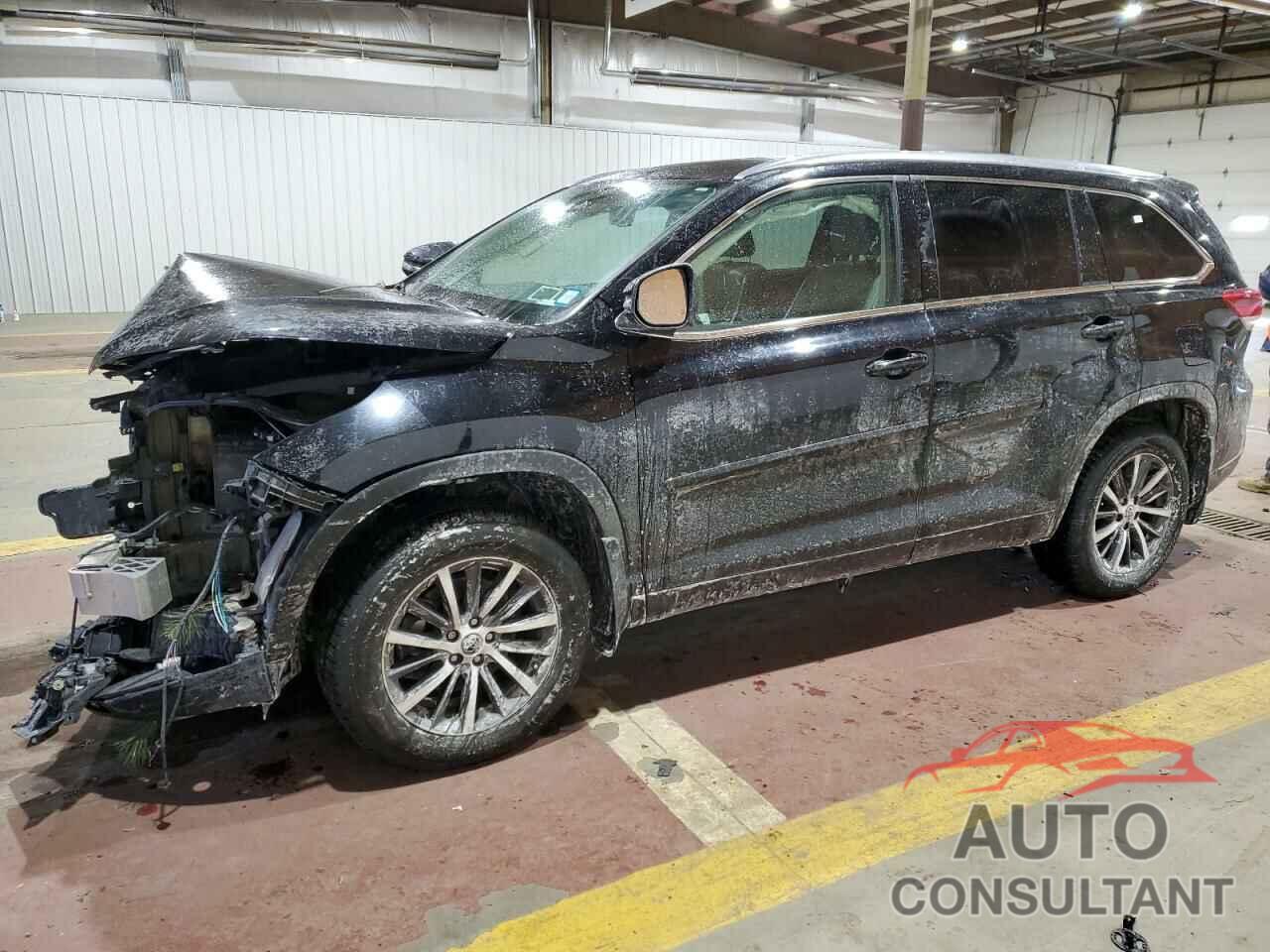 TOYOTA HIGHLANDER 2018 - 5TDJZRFH0JS803563