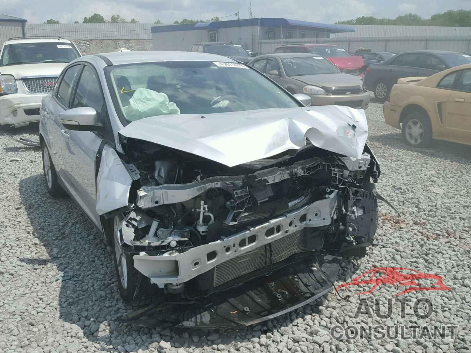 FORD FOCUS 2015 - 1FADP3F28FL214139