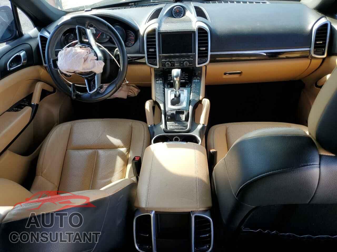 PORSCHE CAYENNE 2016 - WP1AA2A23GLA05553