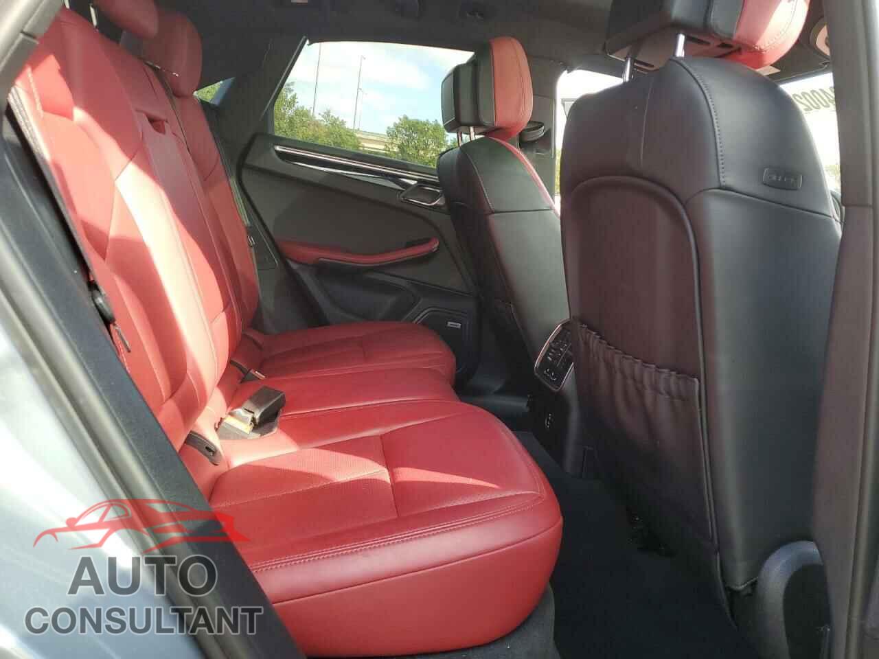PORSCHE MACAN 2022 - WP1AA2A57NLB05971
