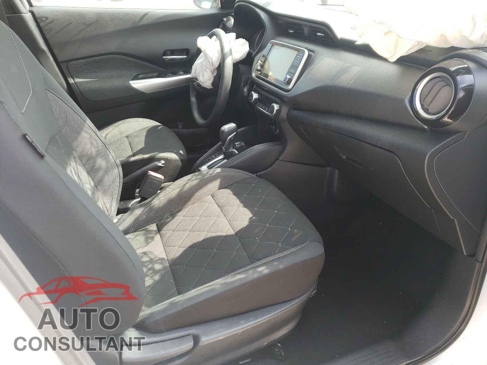 NISSAN KICKS 2019 - 3N1CP5CU3KL524126