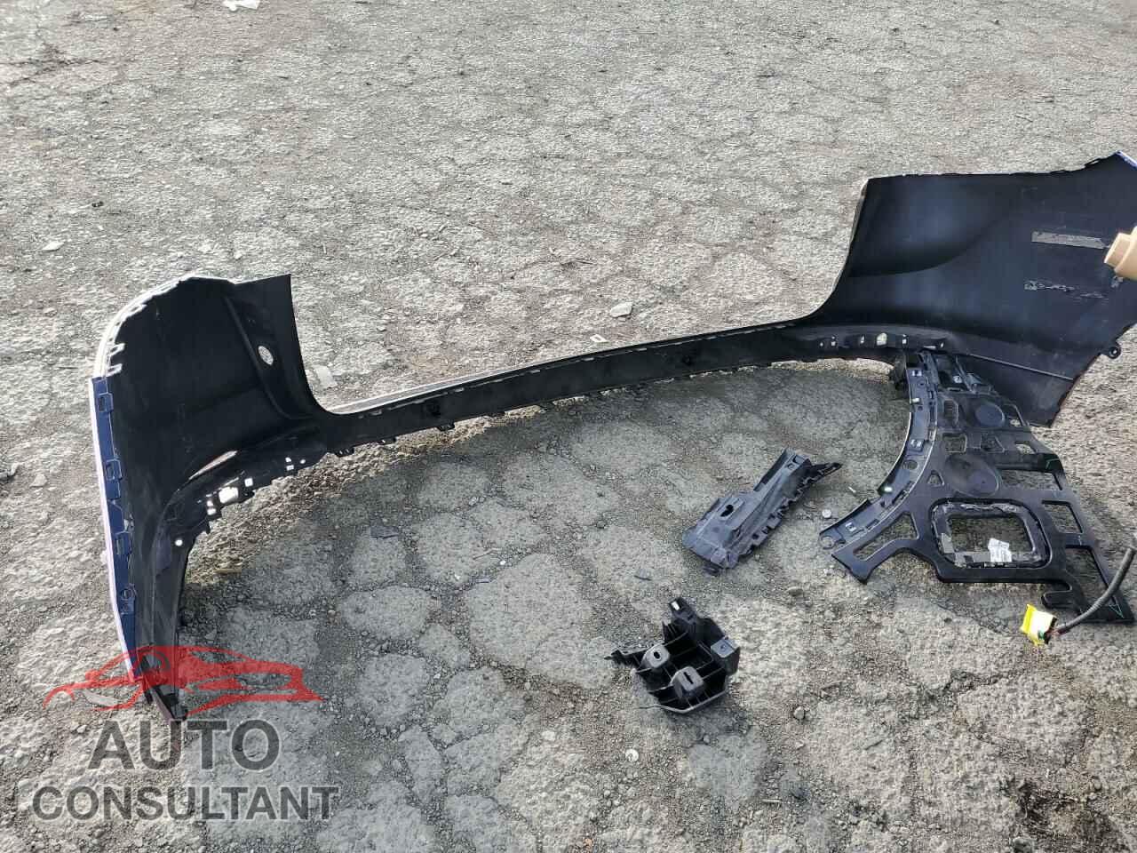 PORSCHE CAYENNE 2016 - WP1AA2A25GLA04873
