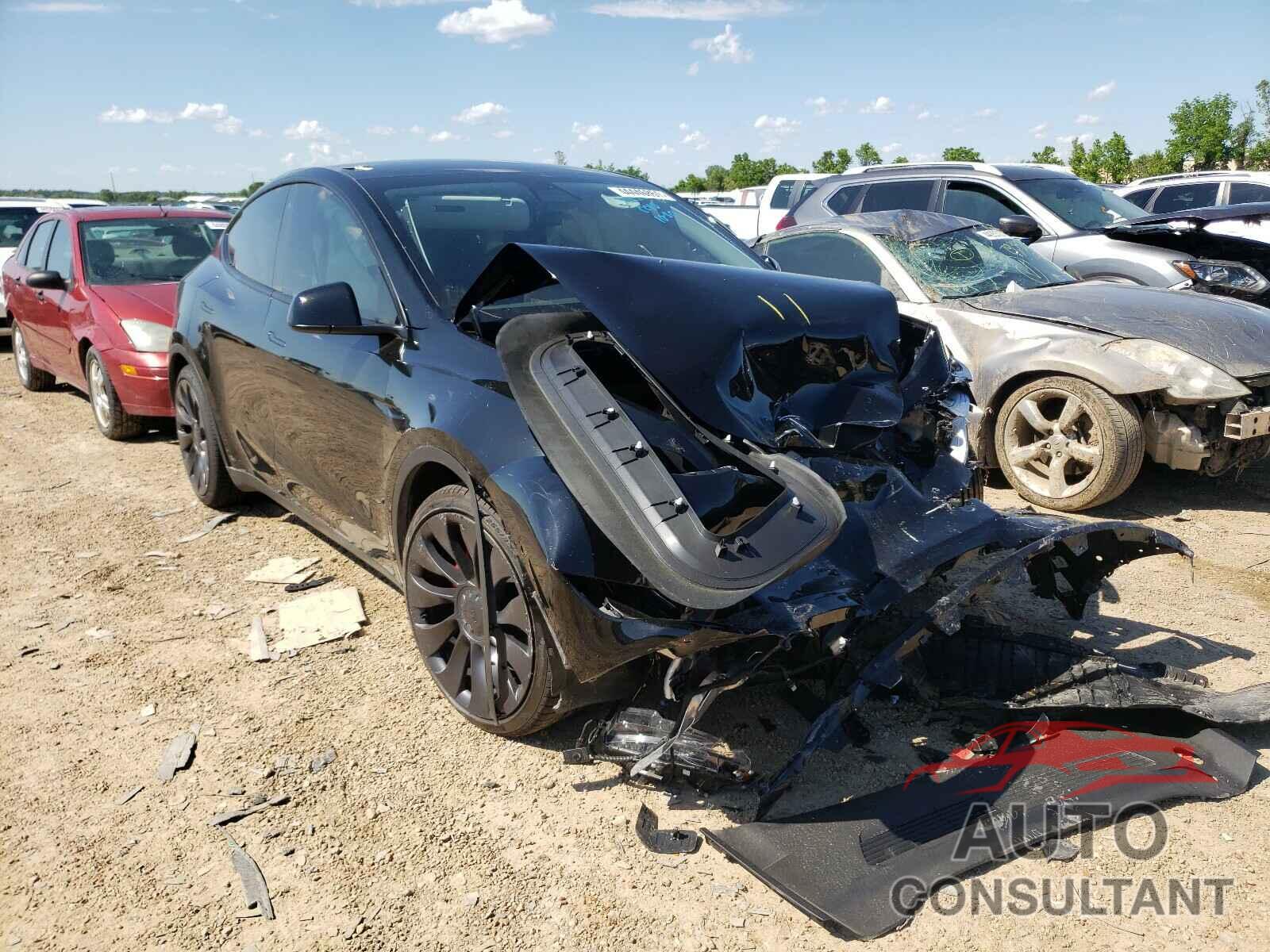 TESLA MODEL Y 2021 - 5YJYGDEF1MF081813