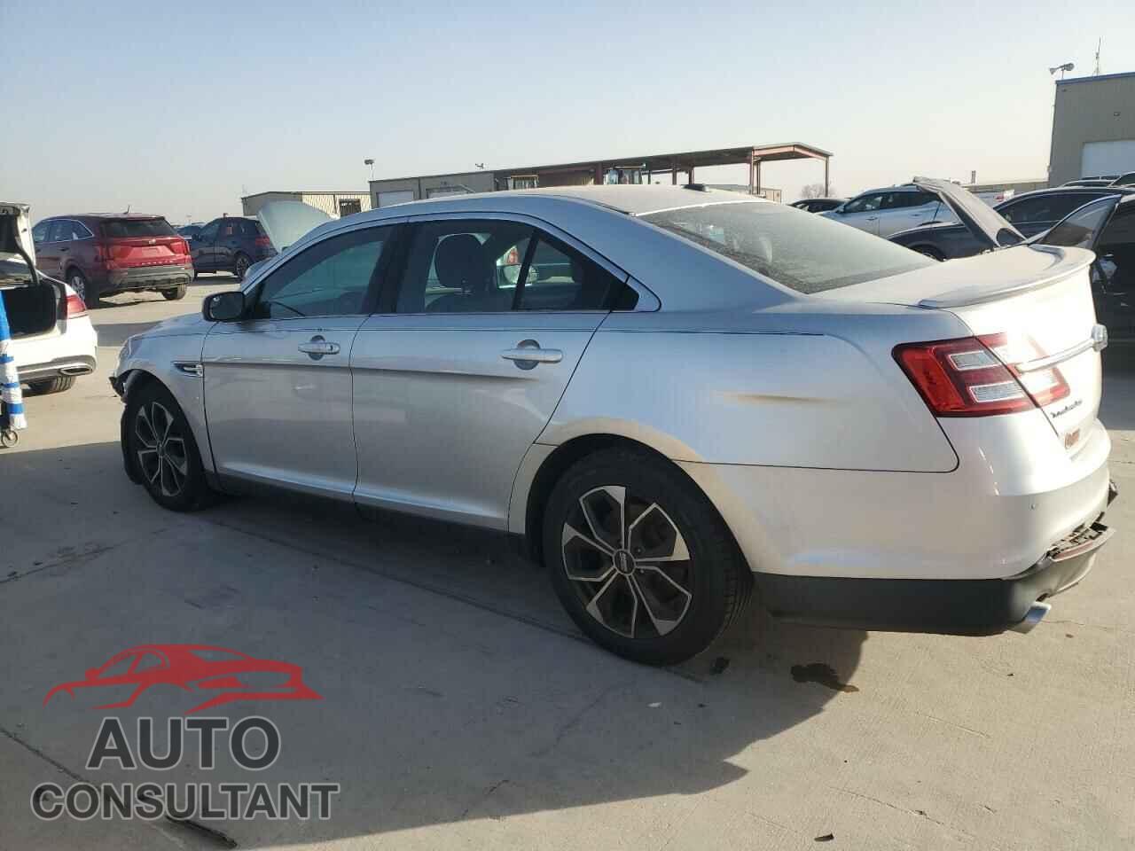 FORD TAURUS 2015 - 1FAHP2E82FG148021