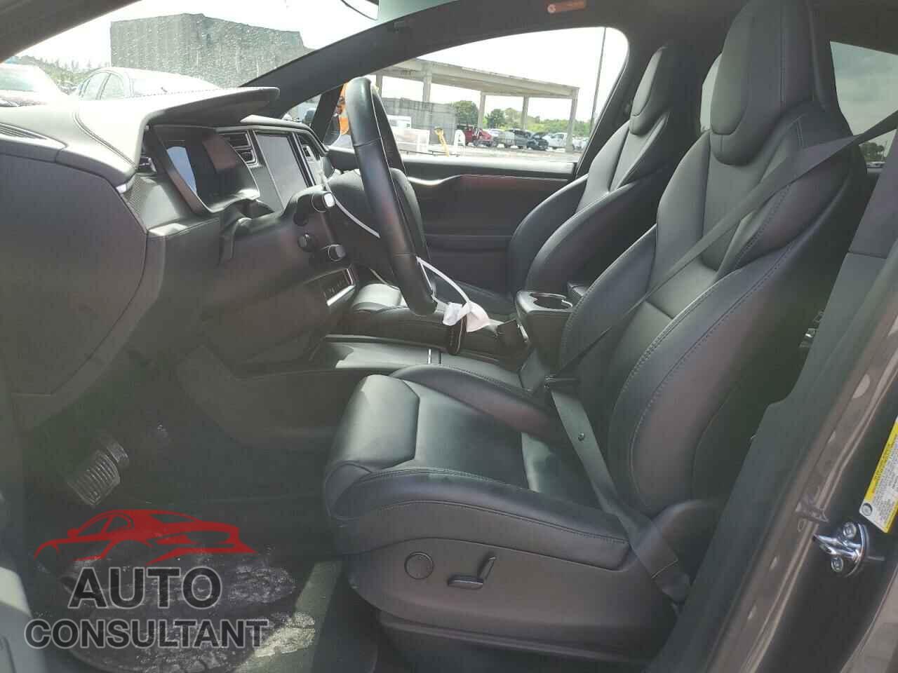 TESLA MODEL X 2017 - 5YJXCBE22HF072844