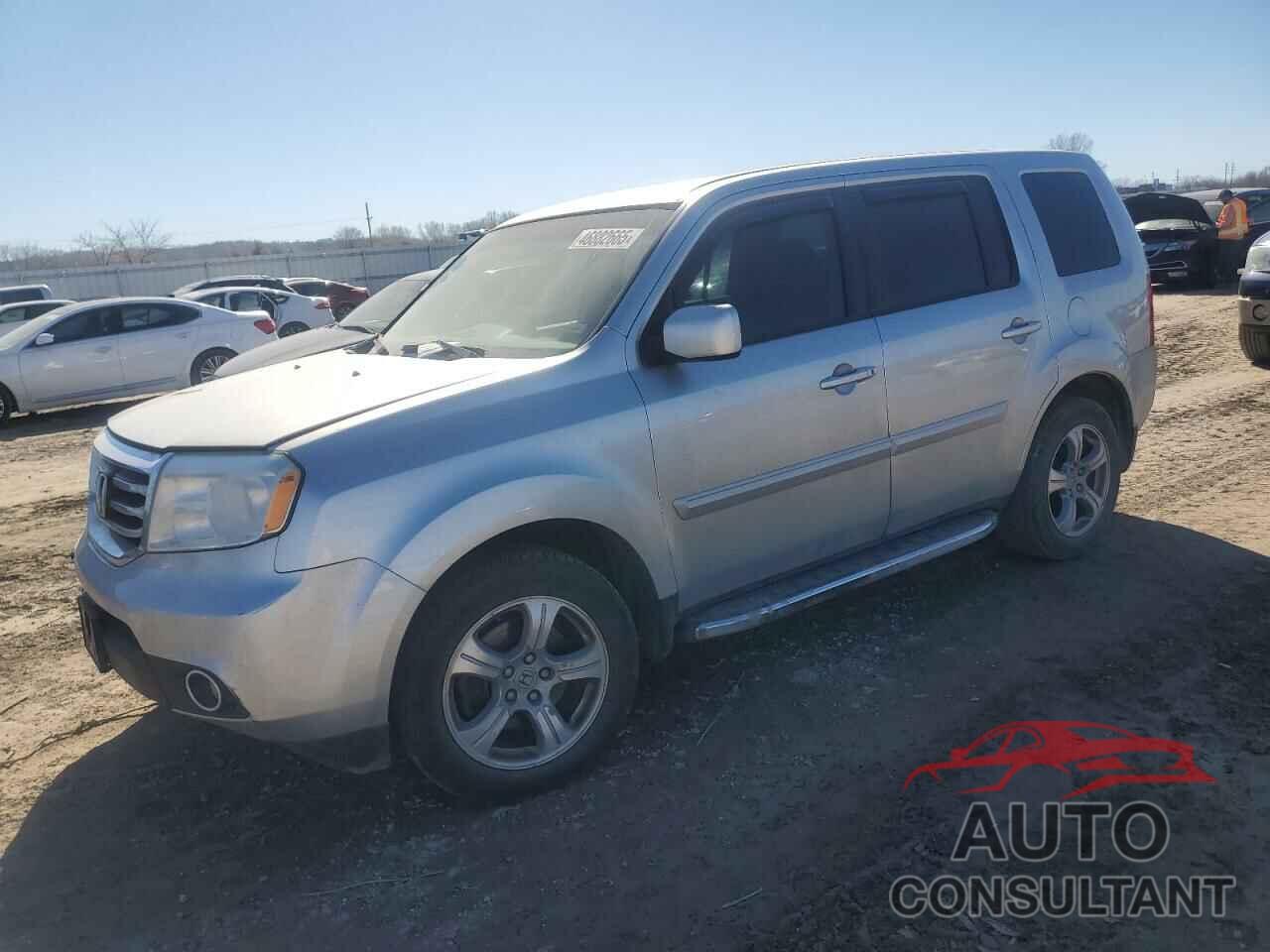 HONDA PILOT 2013 - 5FNYF4H48DB011920