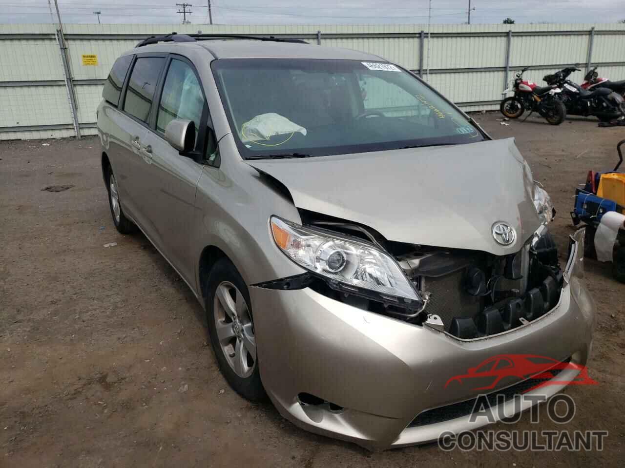 TOYOTA SIENNA 2017 - 5TDKZ3DC8HS868776