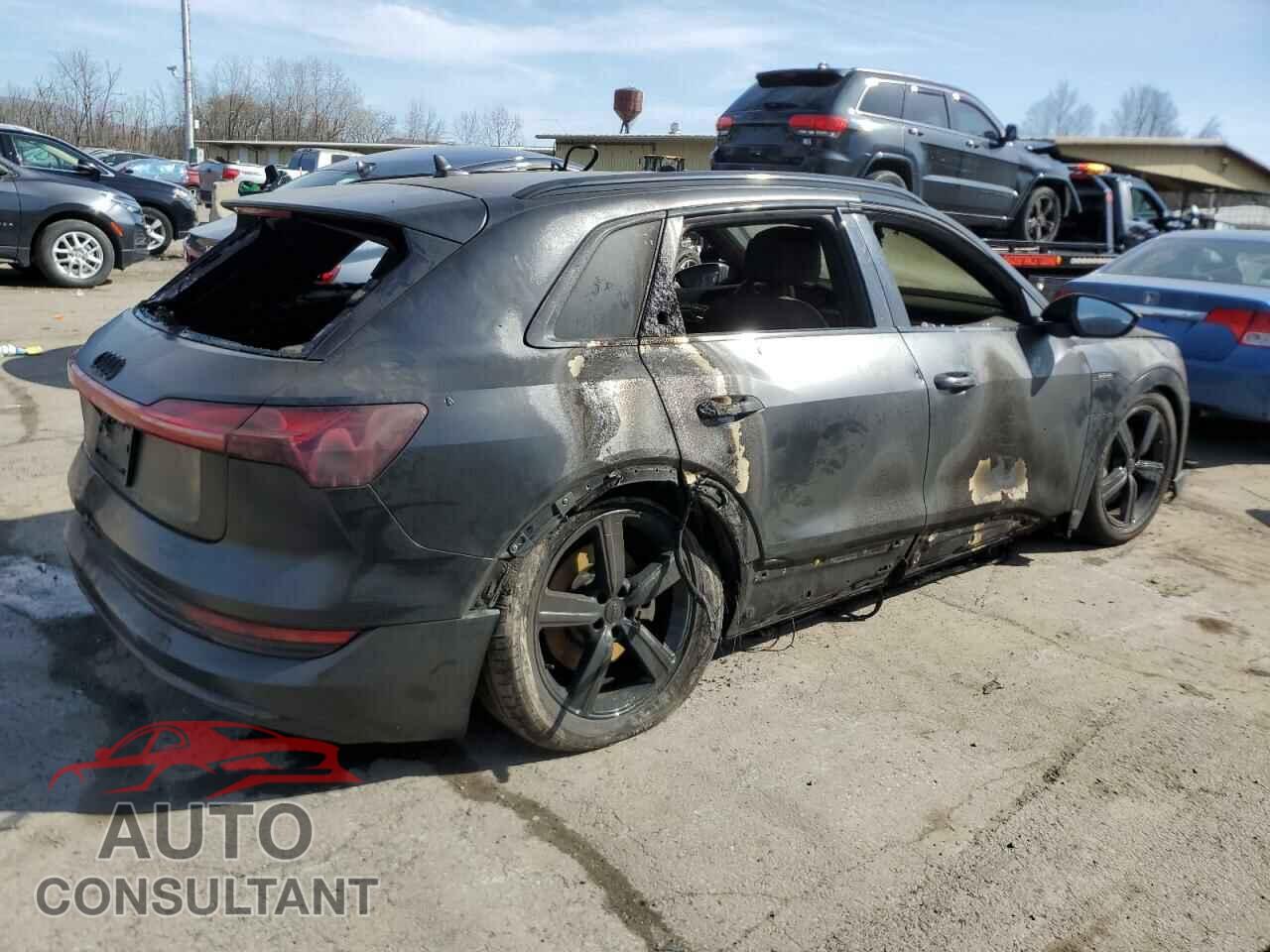 AUDI E-TRON 2019 - WA1LAAGE2KB013285