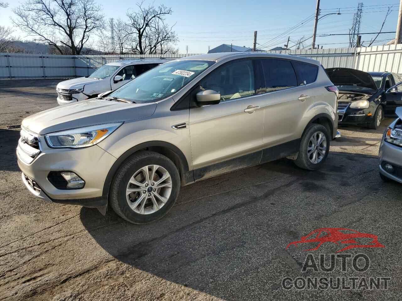 FORD ESCAPE 2017 - 1FMCU9GD4HUC32504