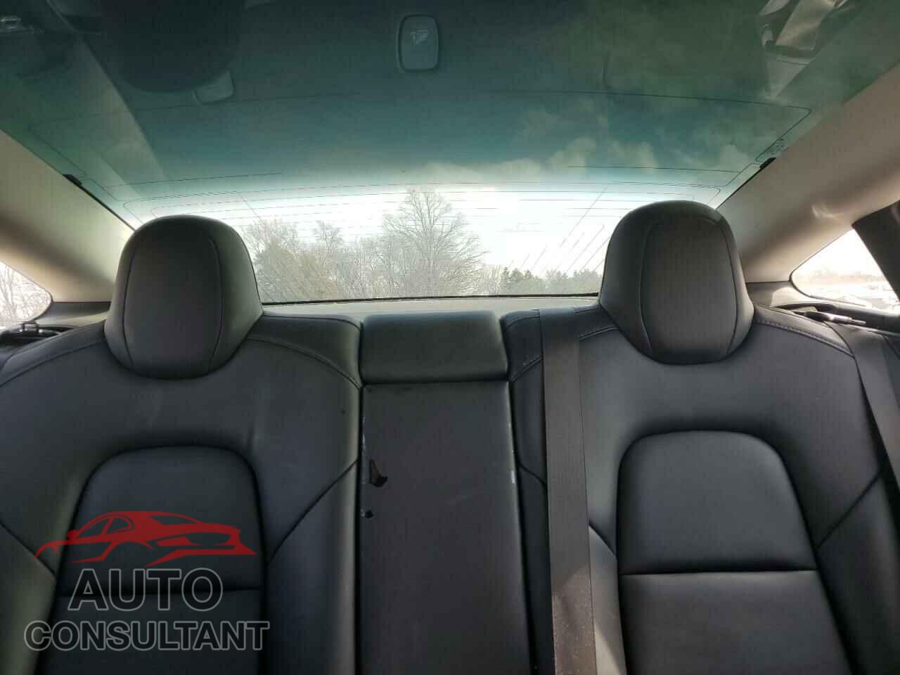 TESLA MODEL 3 2018 - 5YJ3E1EA8JF032171