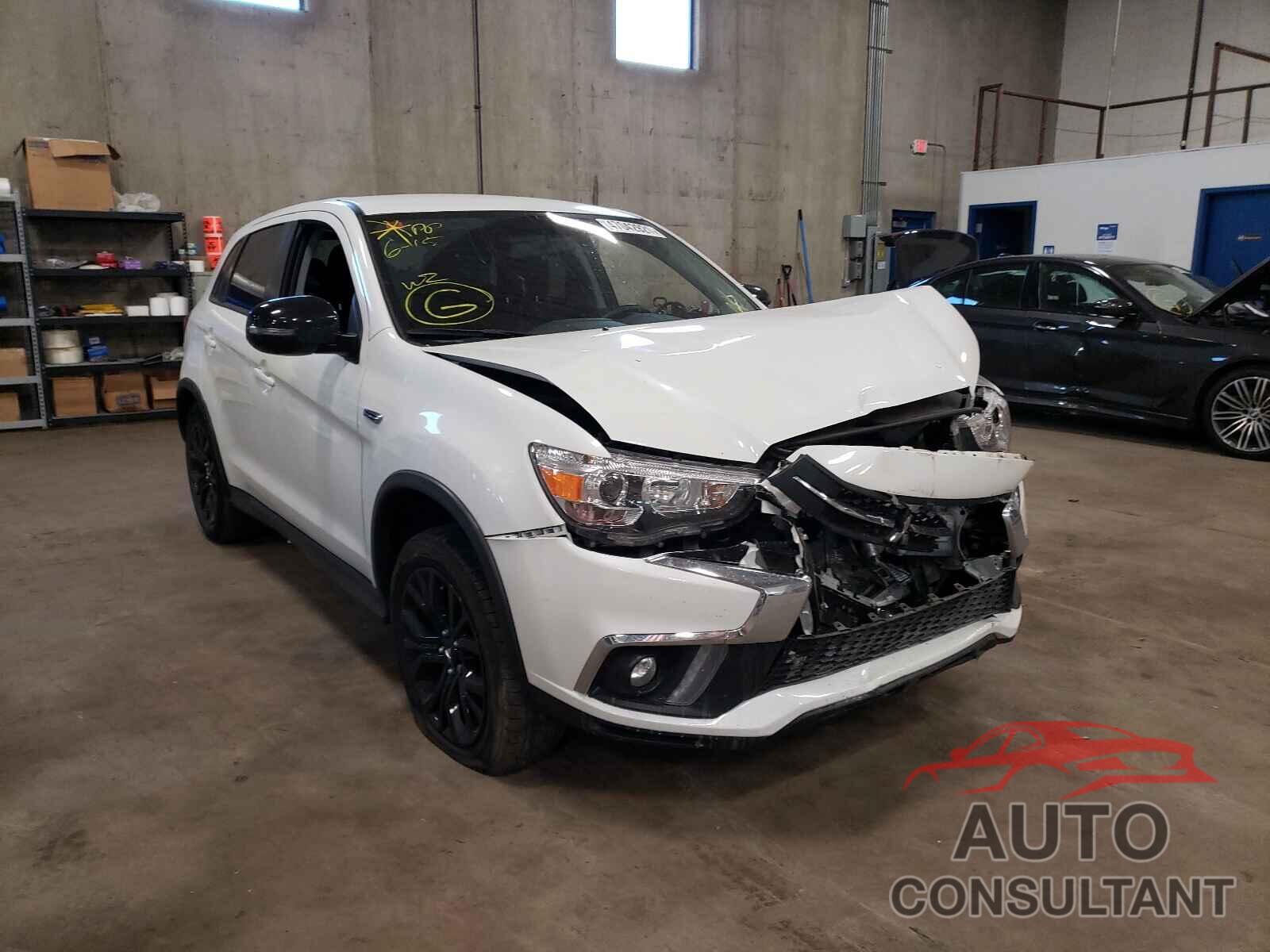 MITSUBISHI OUTLANDER 2018 - JA4AR3AU3JU015979