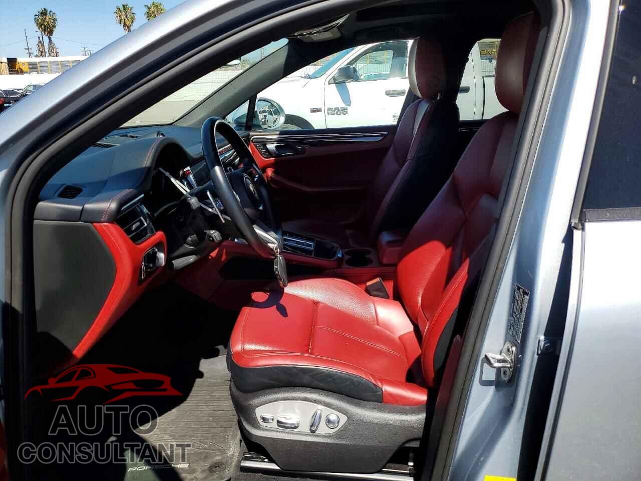 PORSCHE MACAN 2024 - WP1AA2A52RLB06211