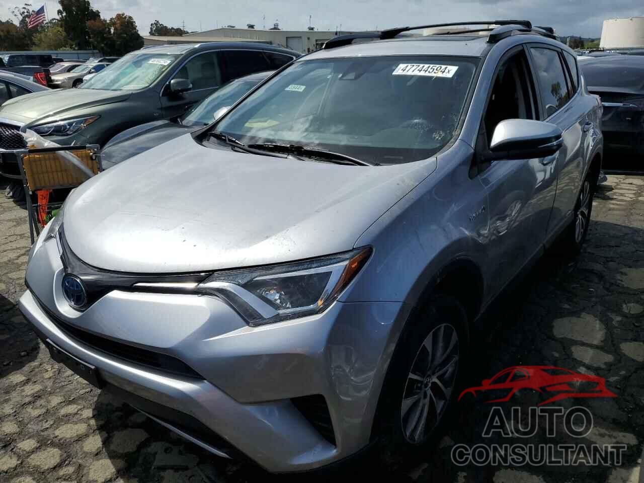 TOYOTA RAV4 2018 - JTMRJREV4JD181806