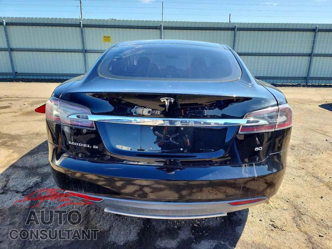 TESLA MODEL S 2013 - 5YJSA1CG0DFP17672