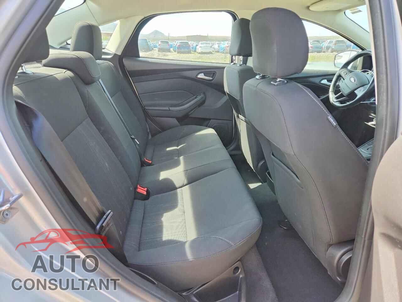 FORD FOCUS 2016 - 1FADP3FE1GL405302