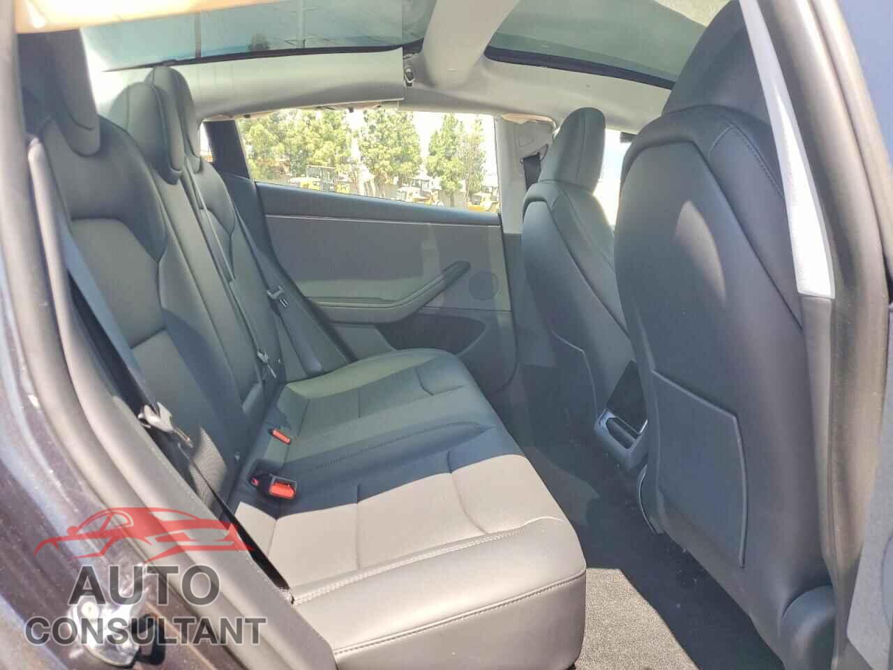 TESLA MODEL 3 2026 - 5YJ3E1EA4TF145621